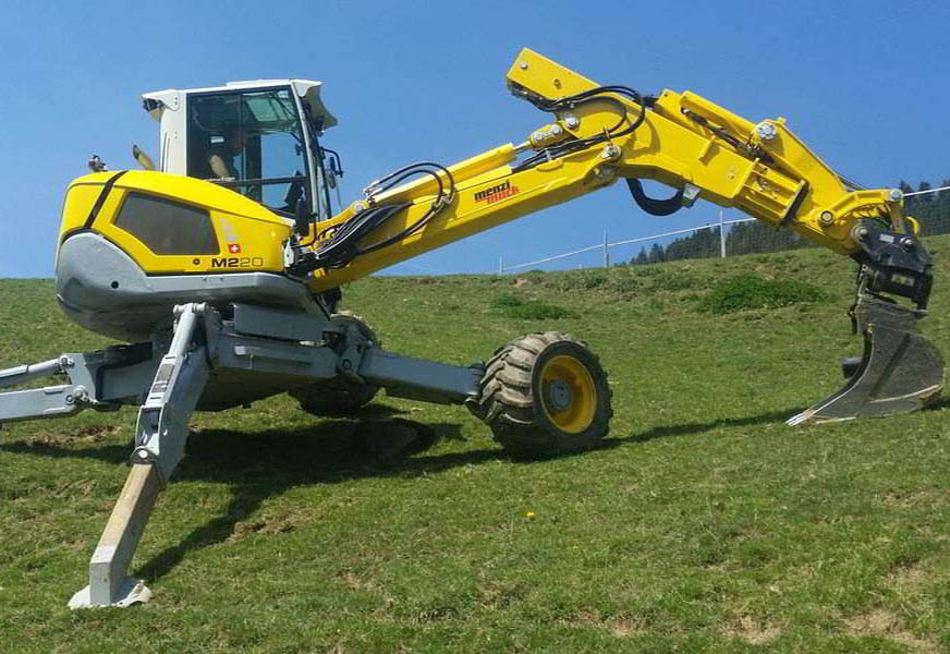 Menzi Muck M220 步履式挖掘機(jī)